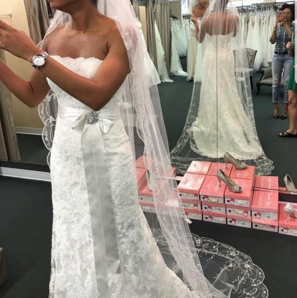 Maggie Sottero Lace Wedding Dress - Picture 1 of 10